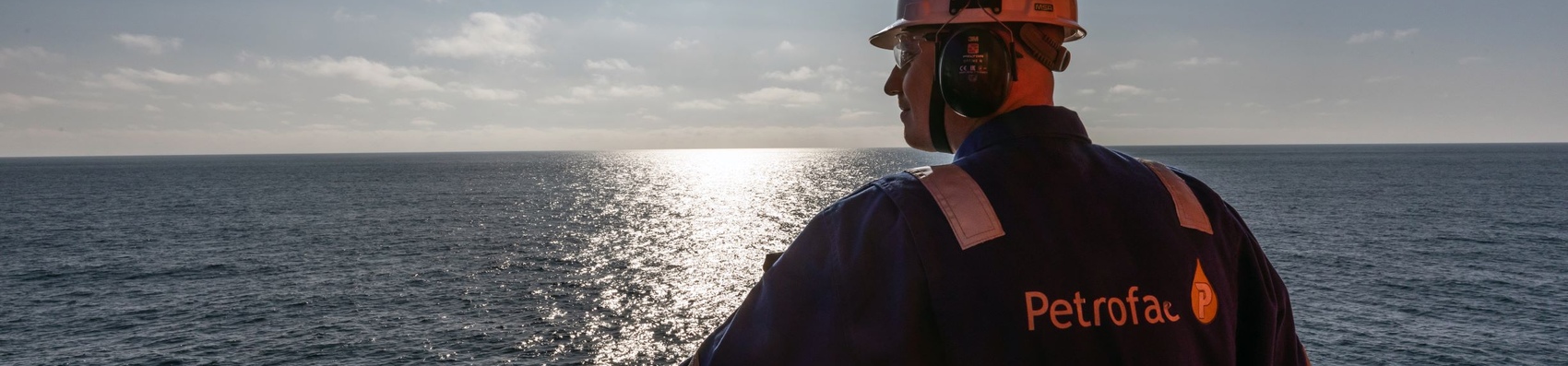 Petrofac Offshore Worker 1 1700X397