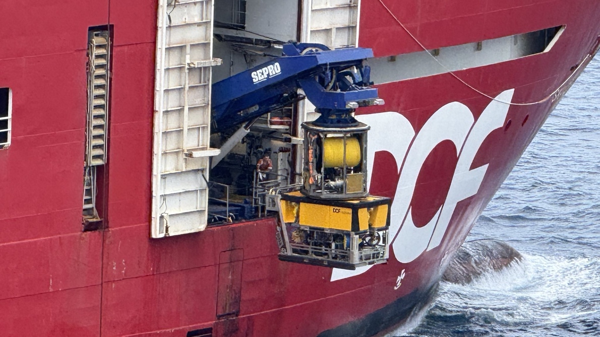 Riser Cutting ROV Being Lowered Out Of Skandi Hercules (1)