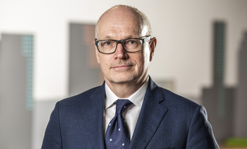 John Pearson Chief Operating Officer, New Energy Services 352X213